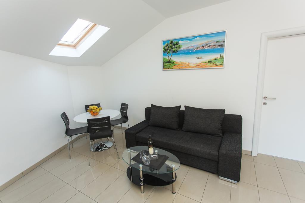 Apartments Little Paradise Trogir Quarto foto