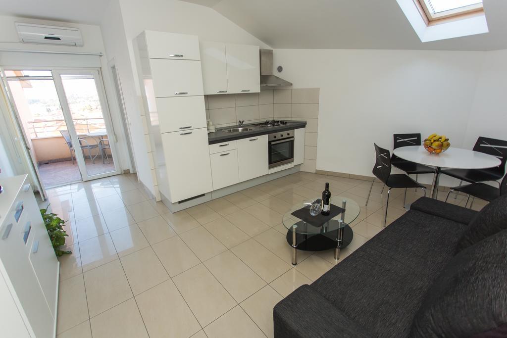 Apartments Little Paradise Trogir Quarto foto